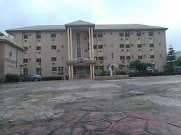 Vichi Gates Suites