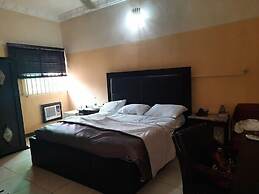Vichi Gates Suites