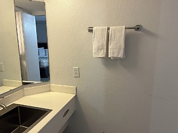 Studio 6 Phoenix, AZ - Midtown