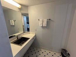 Studio 6 Phoenix, AZ - Midtown