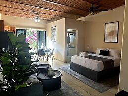 Cozy Studio Refreshing Pool