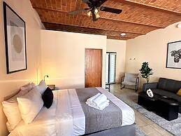 Cozy Studio Refreshing Pool