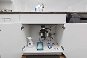 VA - Avalon - Apt 301