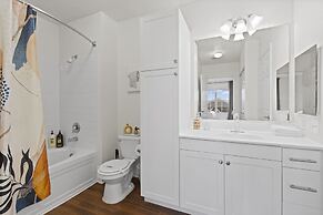 VA - Avalon - Apt 301