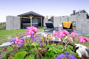 Forest Hideaway With Spa & Beach