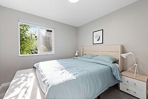 Cheerful Kirkland Home w/AC Big Yard, Walk to Beach
