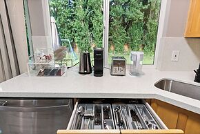 Cheerful Kirkland Home w/AC Big Yard, Walk to Beach