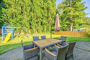 Cheerful Kirkland Home w/AC Big Yard, Walk to Beach
