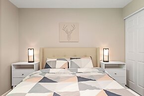 Cheerful Kirkland Home w/AC Big Yard, Walk to Beach