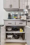 Comfortable Kirkland Home for Family & Remote Work