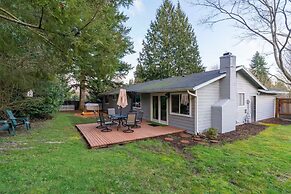 Comfortable Kirkland Home for Family & Remote Work