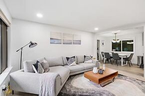 Comfortable Kirkland Home for Family & Remote Work