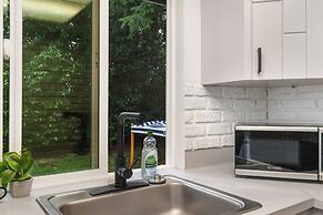 Comfortable Kirkland Home for Family & Remote Work