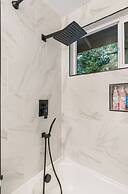 Comfortable Kirkland Home for Family & Remote Work