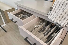 Comfortable Kirkland Home for Family & Remote Work