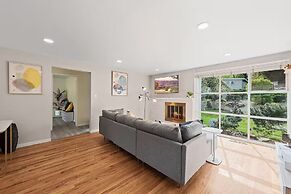 Cozy Family Business Home by Microsoft