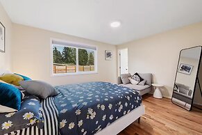 Cozy Family Business Home by Microsoft