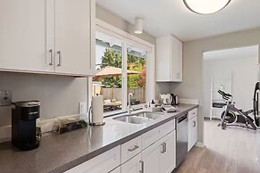 Cozy Bellevue Home for Family/Business Near MS