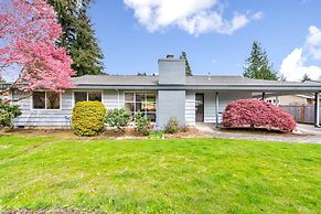 Cozy Bellevue Home for Family/Business Near MS