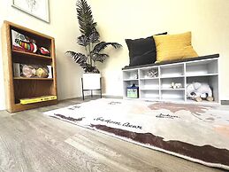 Cozy Family Business Home by Microsoft