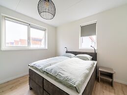 Luxurious Holiday Home With Garden and Parking