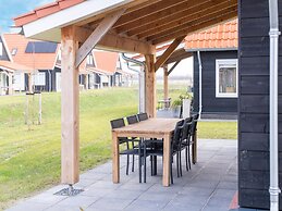 Luxurious Holiday Home With Garden and Parking