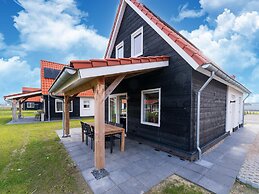 Luxurious Holiday Home With Garden and Parking