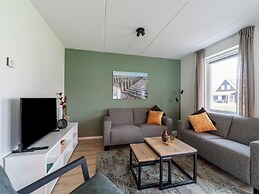 Luxurious Holiday Home With Garden and Parking