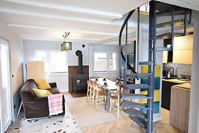Holiday Home With Sauna and hot Tub, Directly at the Lake