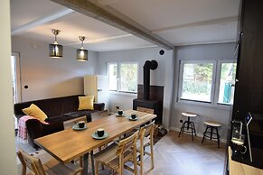 Holiday Home With Sauna and hot Tub, Directly at the Lake