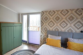Holiday Home With Sauna and hot Tub, Directly at the Lake