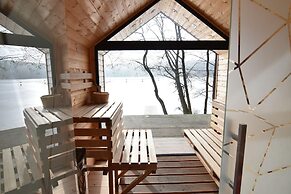 Holiday Home With Sauna and hot Tub, Directly at the Lake