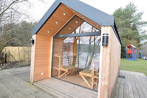 Holiday Home With Sauna and hot Tub, Directly at the Lake