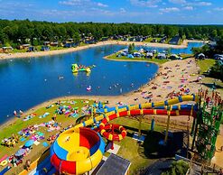 Lavish Holiday Home in Rheezerveen With Wellness