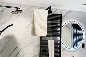 Lavish Holiday Home in Rheezerveen With Wellness