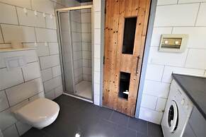 Ferienhaus mit Grosser Terrasse