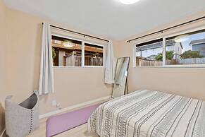 Lakeview Home in Renton, Walk to Beach, AC, Fenced