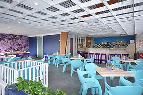 Holiday Home in Holiday Park Near the North Sea