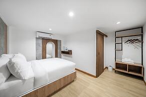 Summer Sea Phi Phi Island