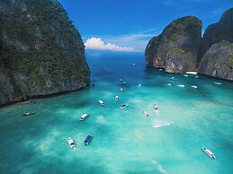 Summer Sea Phi Phi Island