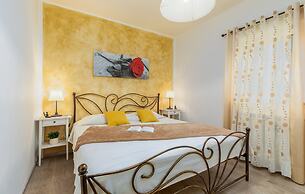 Stylish Villa With Swimming Pool and Garden