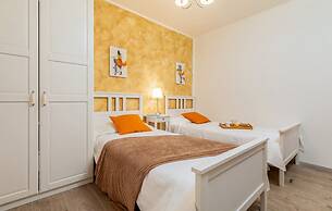 Stylish Villa With Swimming Pool and Garden