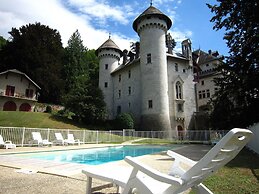 Exceptional Chalet on Estate With Swimming Pool