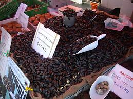 Charming Holiday Home With Garden in the Cotentin