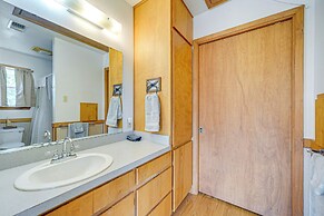 Pet-friendly Hill Country Retreat w/ Deck!