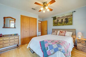 Pet-friendly Hill Country Retreat w/ Deck!
