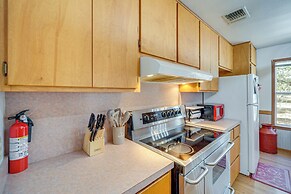 Pet-friendly Hill Country Retreat w/ Deck!