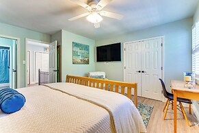 2 Private Outdoor Spaces: Gulf Breeze Townhome!