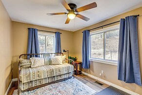 Forest-view Sanctuary: 40 Mi to Big Bear Resort!