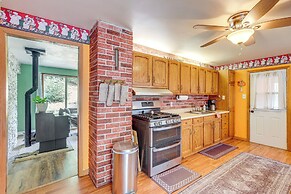 Forest-view Sanctuary: 40 Mi to Big Bear Resort!